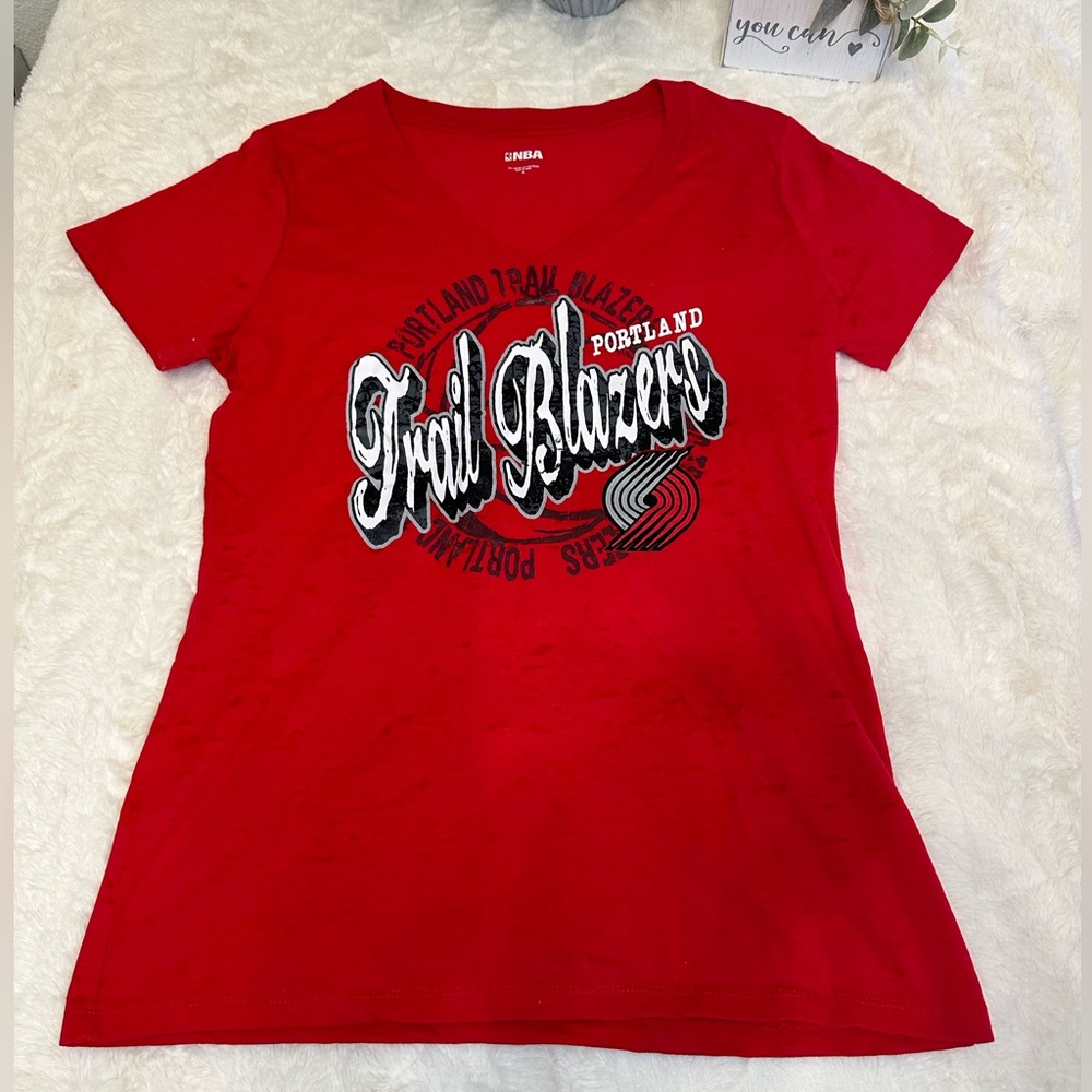 Women’s Portland Trailblazers shirt. Size XL.